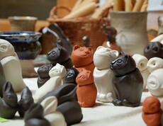 Selbstgemachte Keramik-Tiere